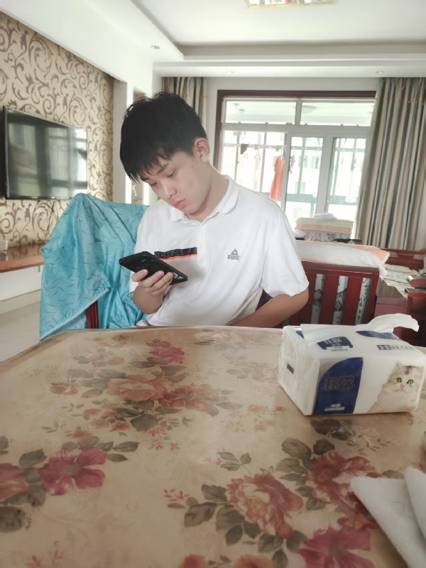 铁在烧的第一张照片--柳州相亲服务中心
