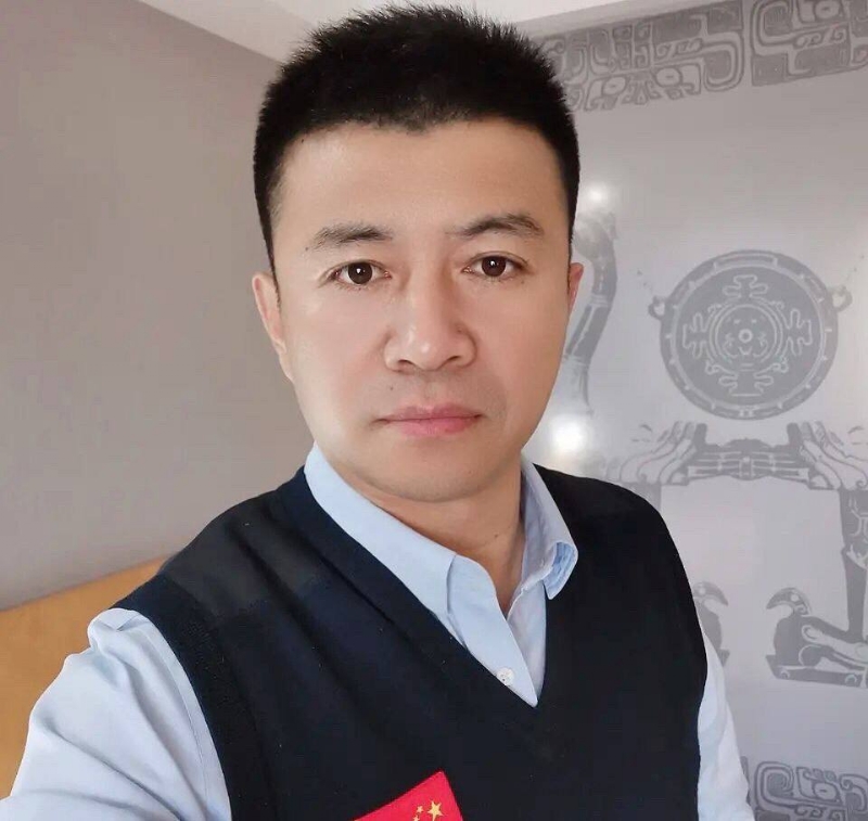 生在红旗下的第一张照片--柳州相亲服务中心