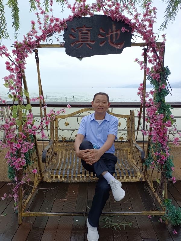 奋斗的第二张照片--柳州相亲服务中心