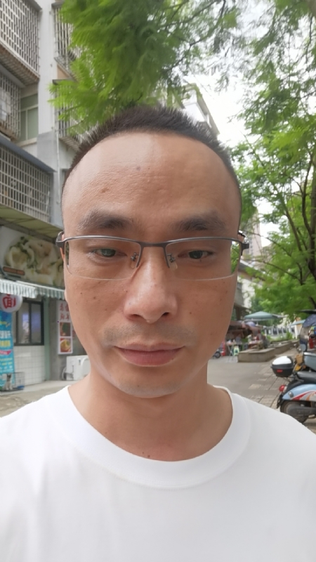 孤狼的第二张照片--柳州相亲服务中心